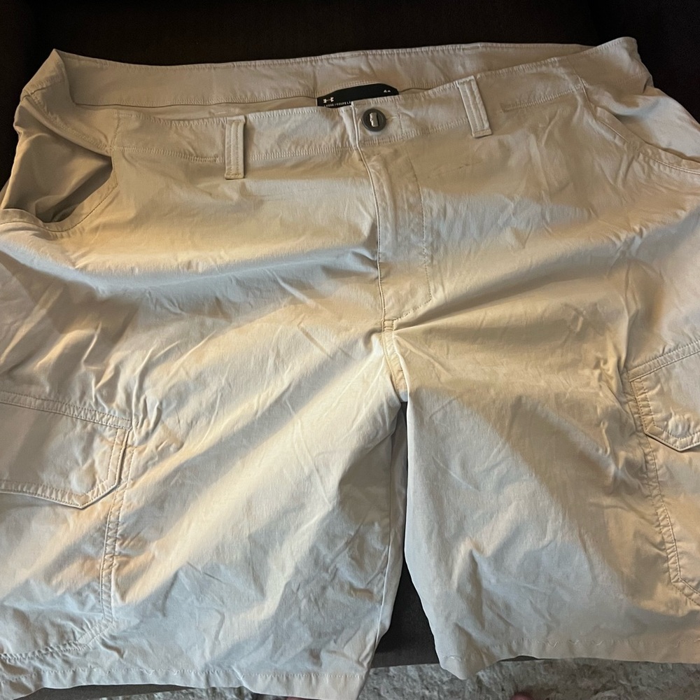 Mens underarmor shorts drifit size 44